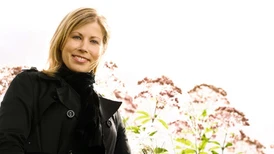 Camilla utomhus i solen