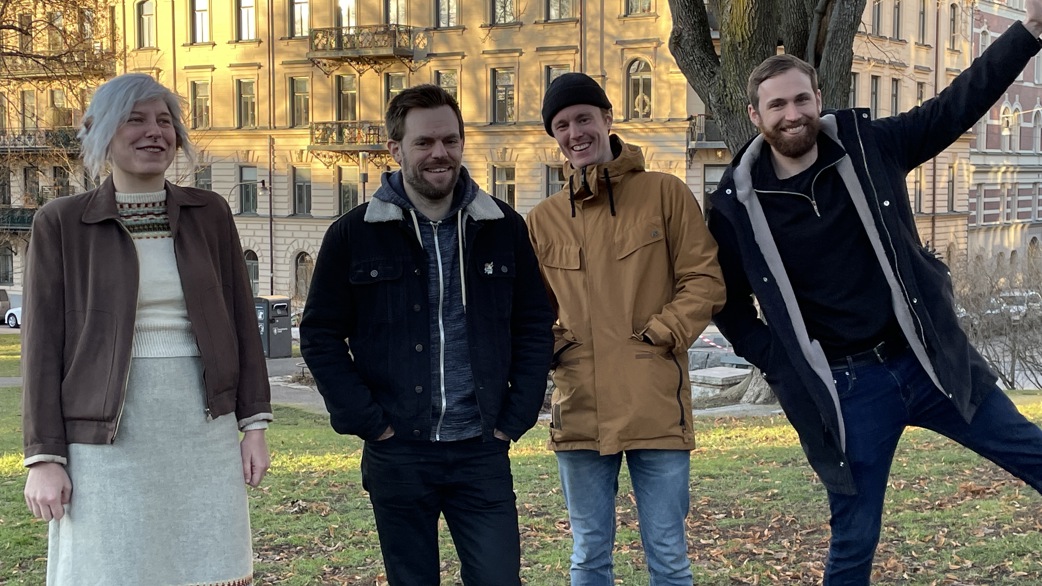 Epinovas fyra LIA-studenter ute i parken