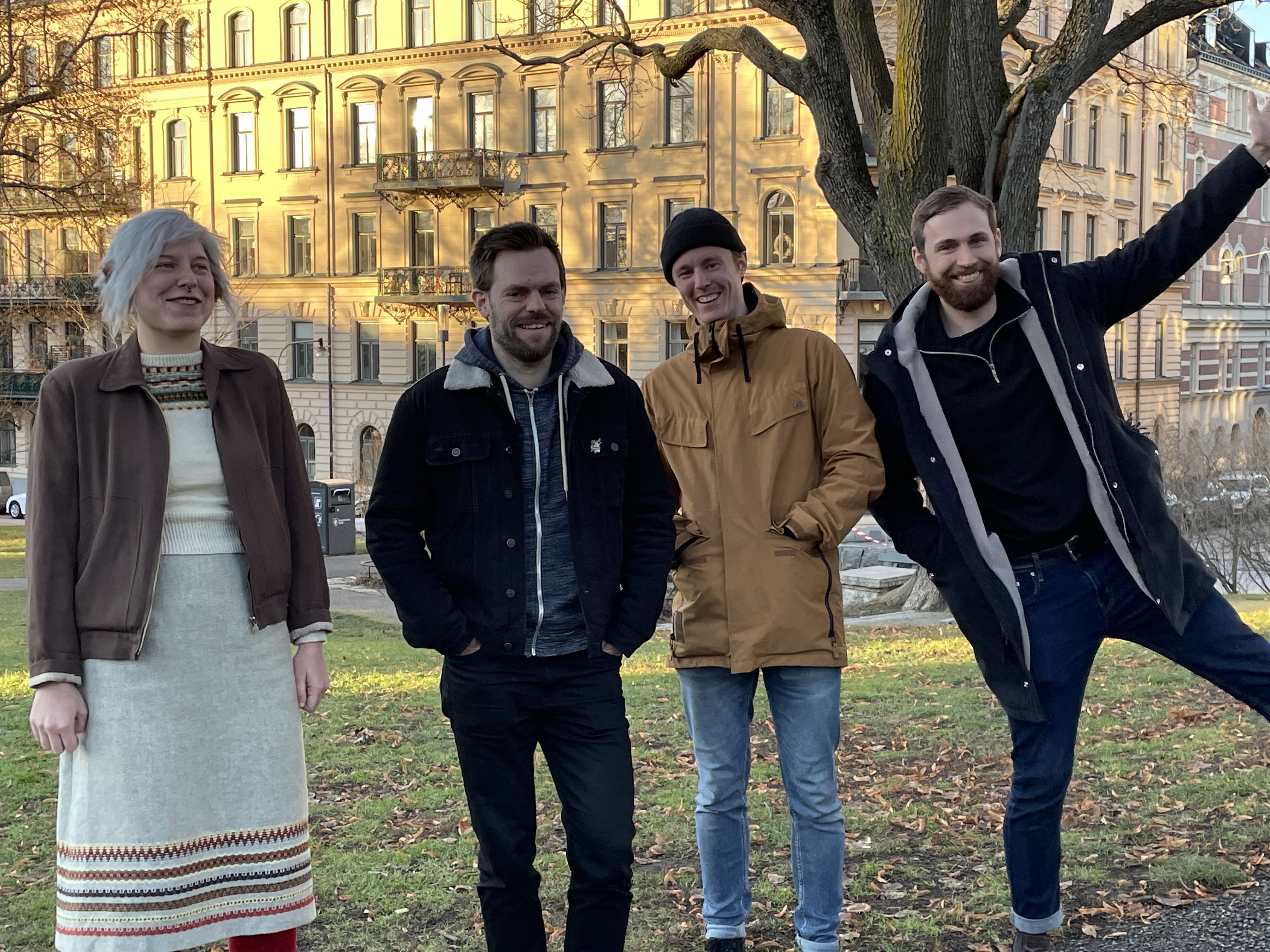 Epinovas fyra LIA-studenter ute i parken