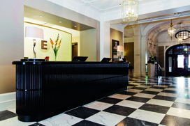 En Elite Hotels lobby.