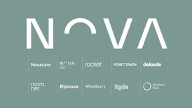 Grafisk logotyp för NOVA på grön bakgrund, med flera mindre varumärkeslogotyper och namn under.