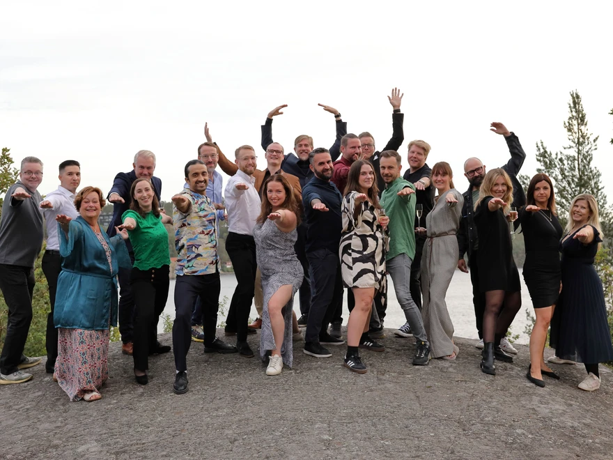 Outdoor group photo of Epinova's employees